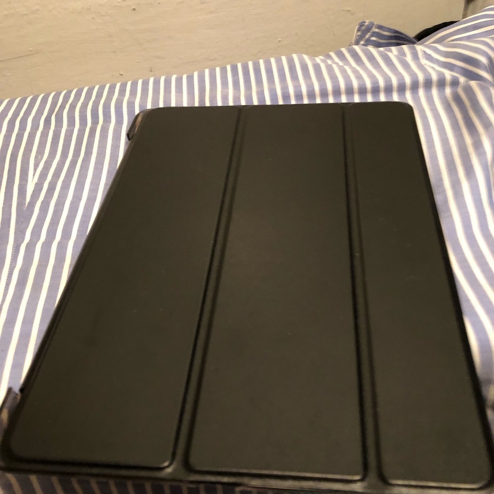 iPad protective case. Never use - Picture 2 of 7